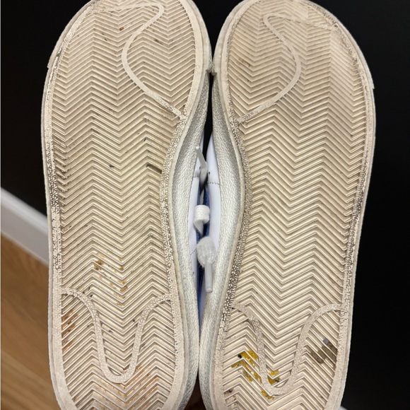 Nike Blazer Mid 77 White High-Top Sneakers - Picture 5 of 5